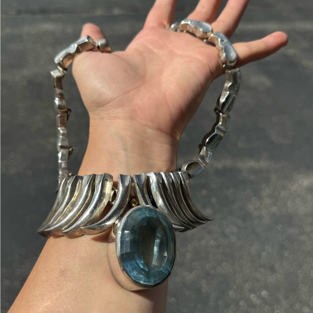 MEXICAN MODERNIST STERLING SILVER NECKLACE, MID 20th London Blue Topaz 399g - Picture 9 of 15